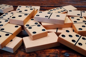 dominoes